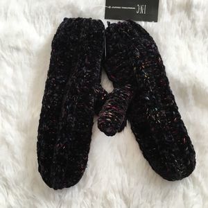 INC International Concept black dye mittens